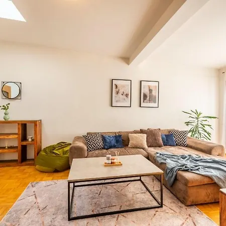 Apartment Templova - Old Town Large With Terrace