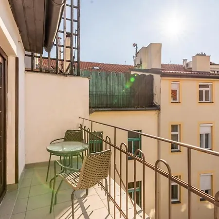 Apartment Templova - Old Town Large With Terrace